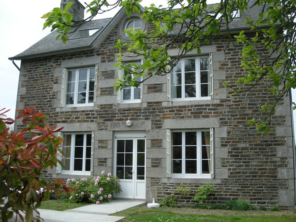 St Michel Vila Vains Exterior foto